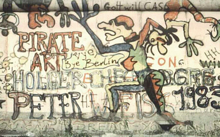 Graffito an der Berliner Mauer, 1984. Wortlaut: Who the fuck is Peter Weiss